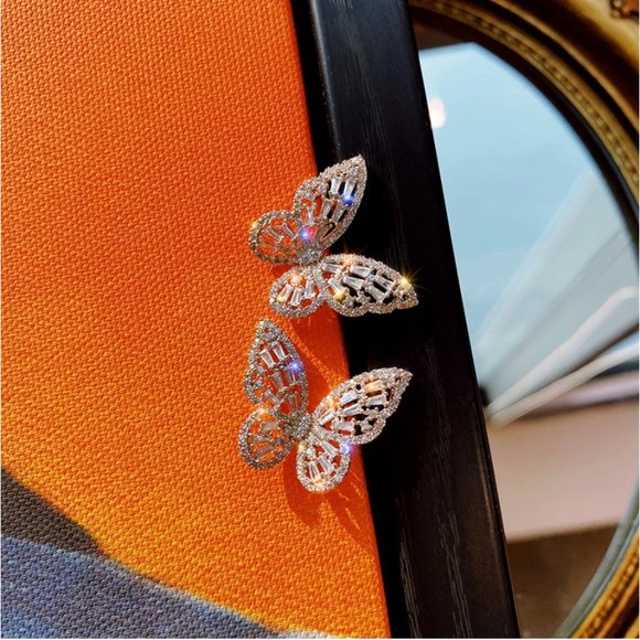 EXQUISITE 925 STERLING SILVER DIAMOND BUTTERFLY EARRINGS - Picture 6 of 8